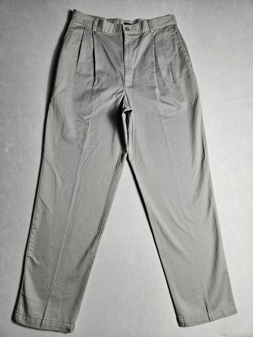 Dockers Classic Khakis Gray Pleated Straight Leg Pants Size 14